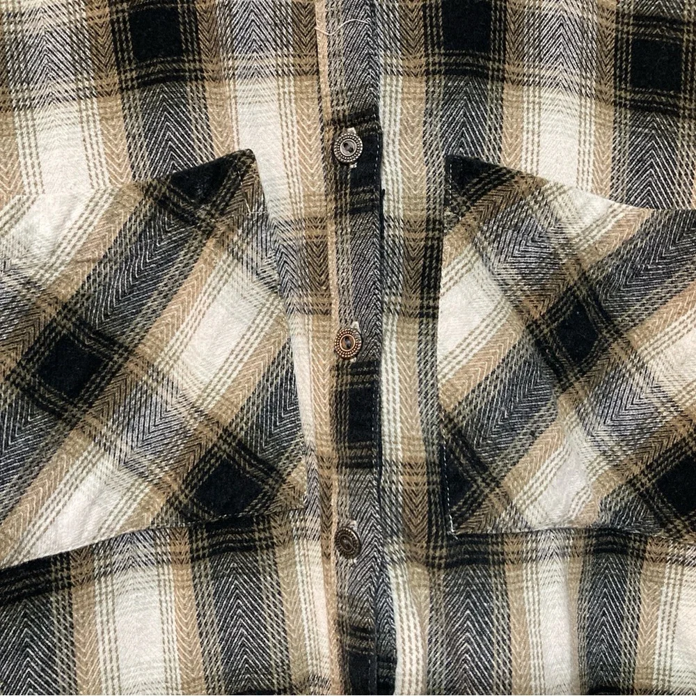 BKE Black and Cream Plaid Casual Shirt - Picture 3 of 4